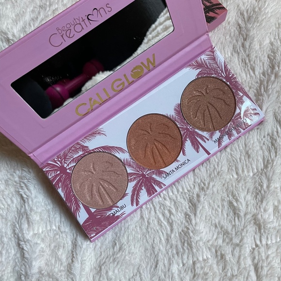 beauty creations cali glow highlight palette - Picture 3 of 5